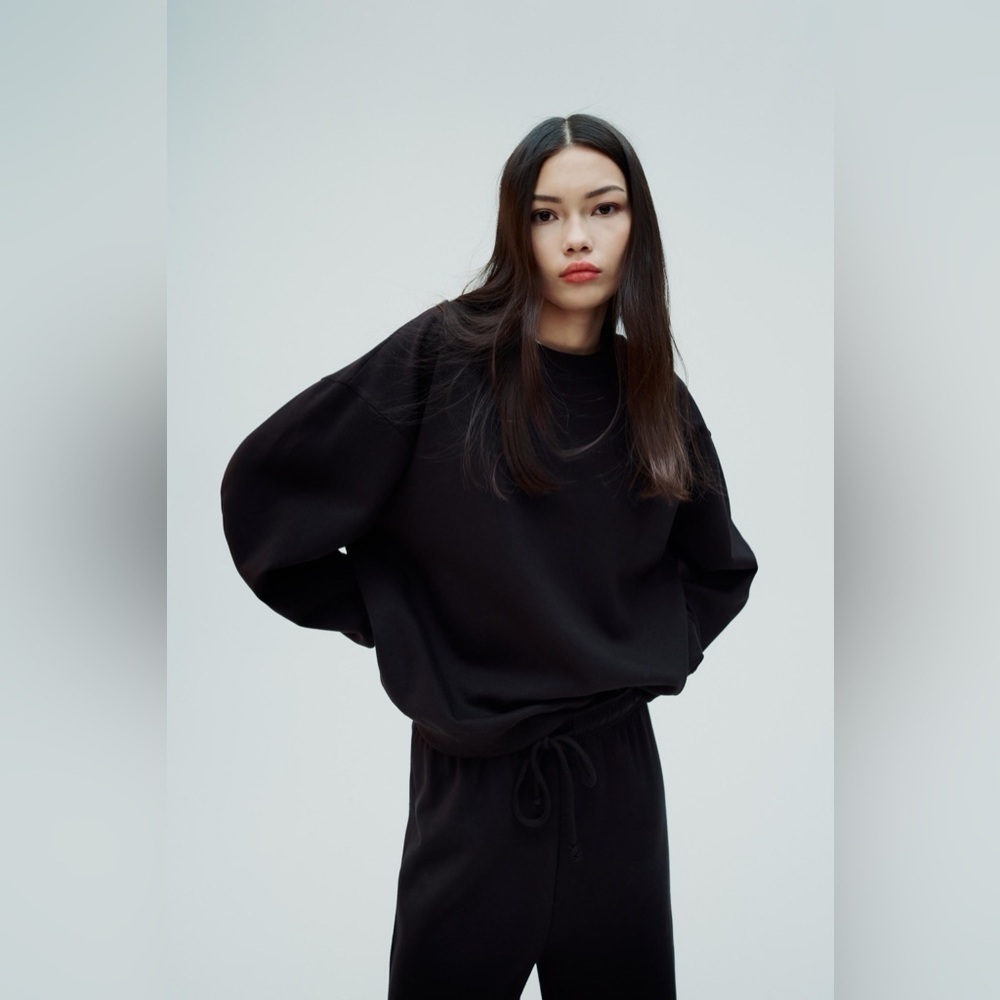 Zara‎ Black Pullover Sweatshirt size small